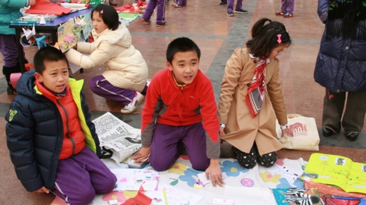 我校首届“迎新年  进社区”书画会隆重举行