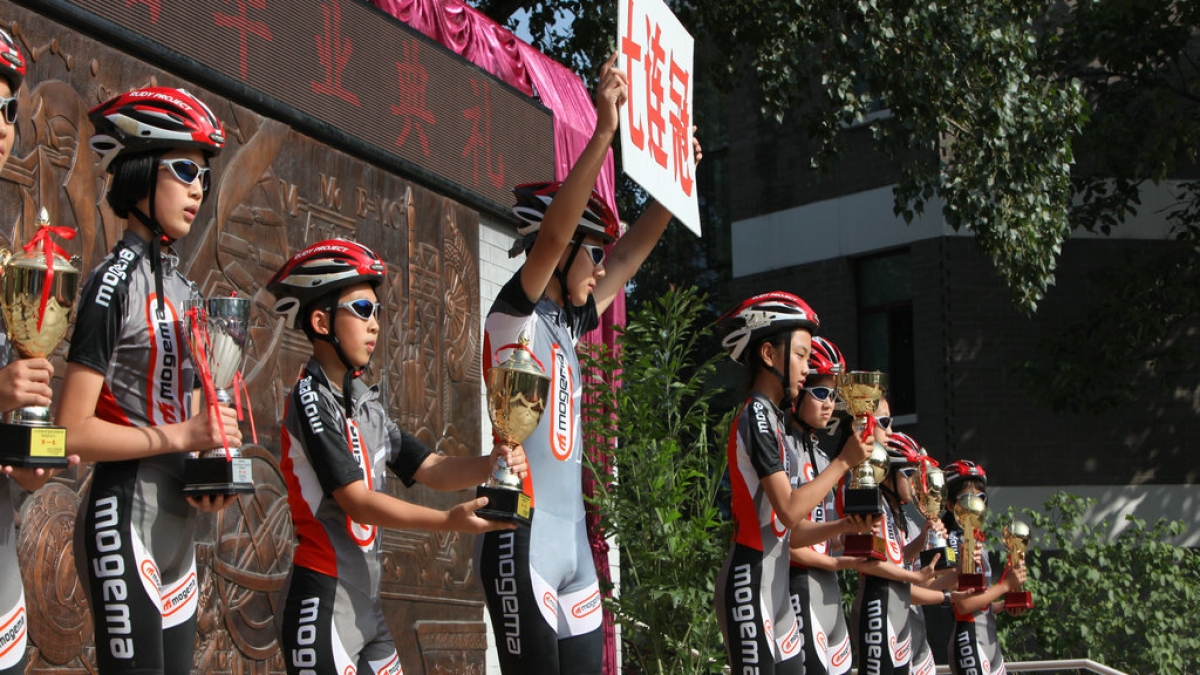 清华附小2012届毕业典礼隆重举行