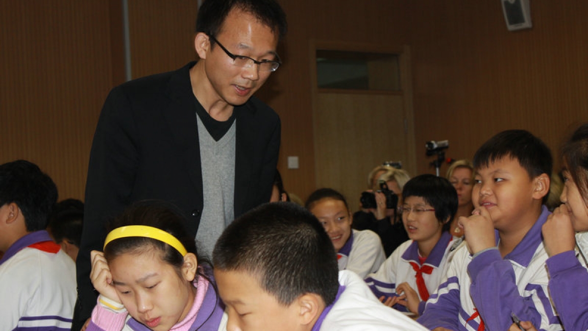 “中国—瑞典”数学教学交流活动在我校举行