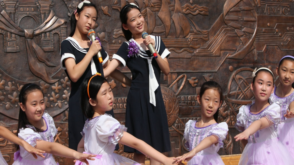 清华附小2012届毕业典礼隆重举行