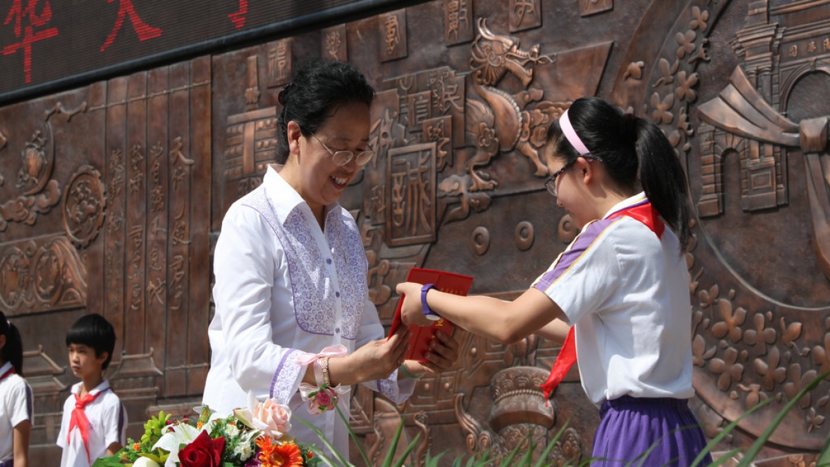 清华附小2012届毕业典礼隆重举行