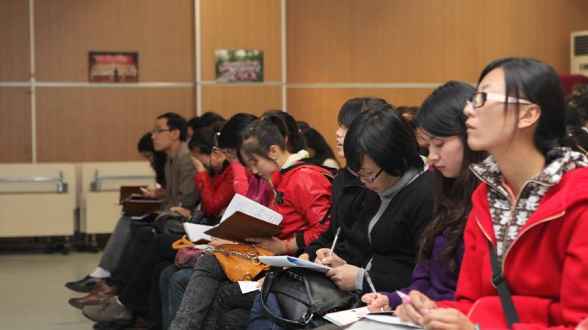 全国小学英语教师专题研讨活动在我校举行