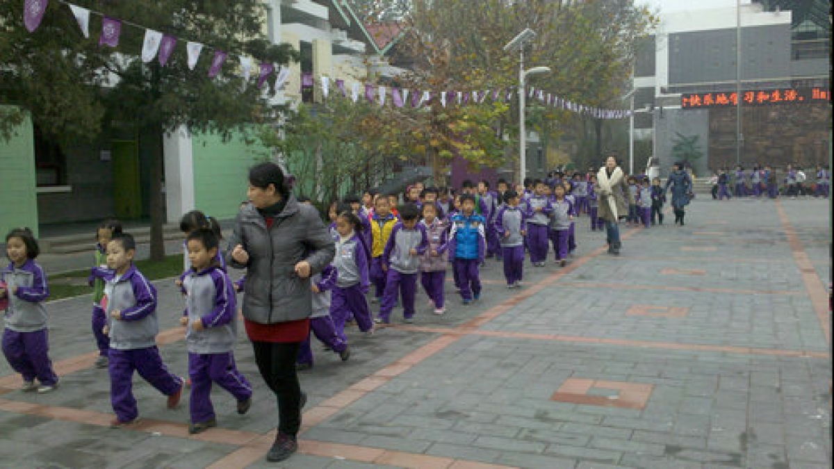 清华附小“阳光体育冬季长跑活动”正式拉开帷幕