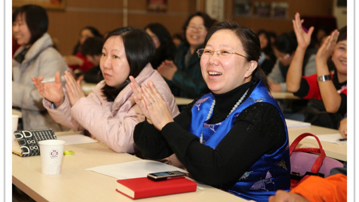 清华附小召开2012年校级家校委员会第一次全体会议