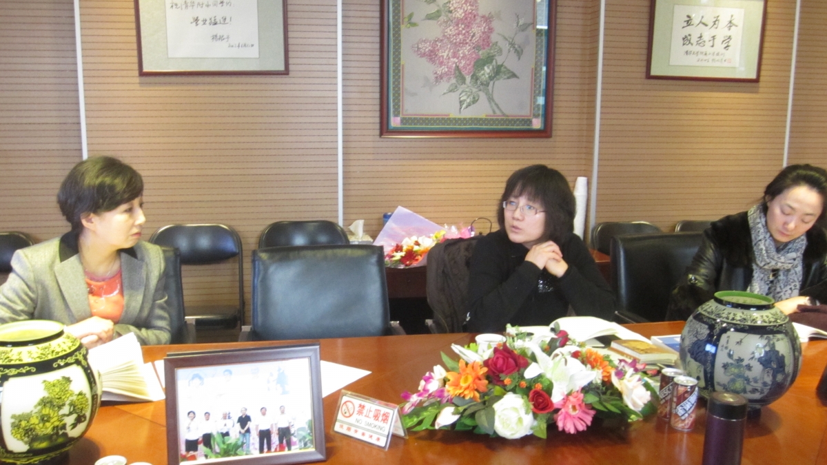 北京市课程中心李群老师来学校指导校本课程研究工作