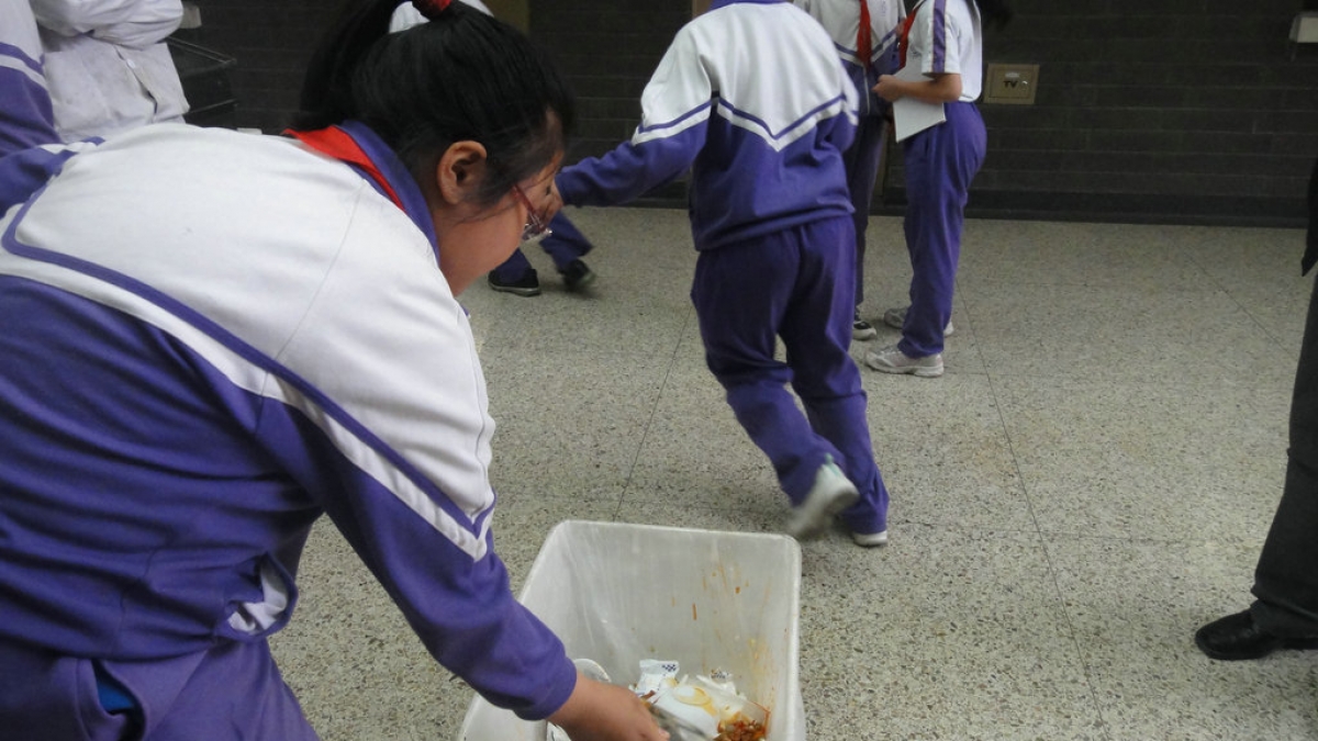 著名环保人士赵森林老师为我校学生讲环保