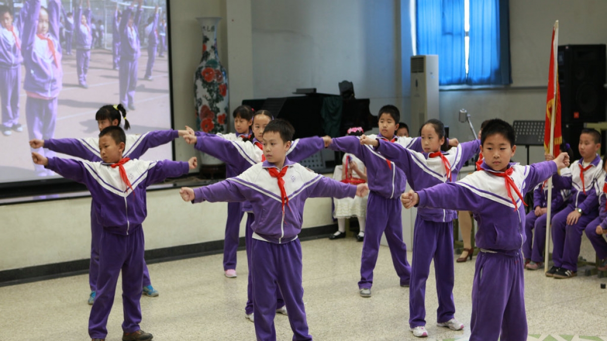 全国班主任团来我校交流学习