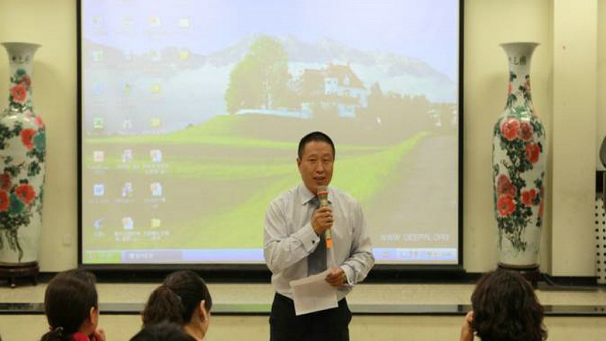 我校召开暑期学校抗震加固动员大会暨企业捐赠仪式