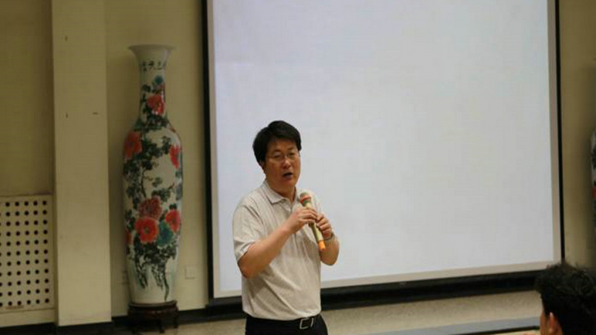 我校召开暑期学校抗震加固动员大会暨企业捐赠仪式