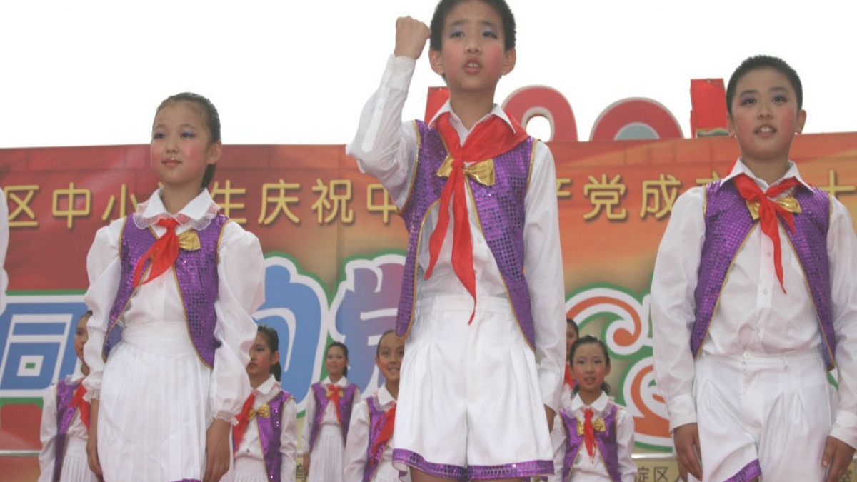 我校学生参加“同心向党，快乐成长”文艺演出