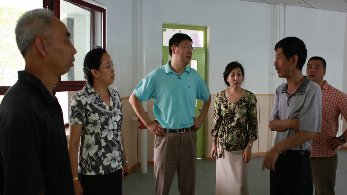 清华大学常务副校长陈吉宁亲临附小工地现场