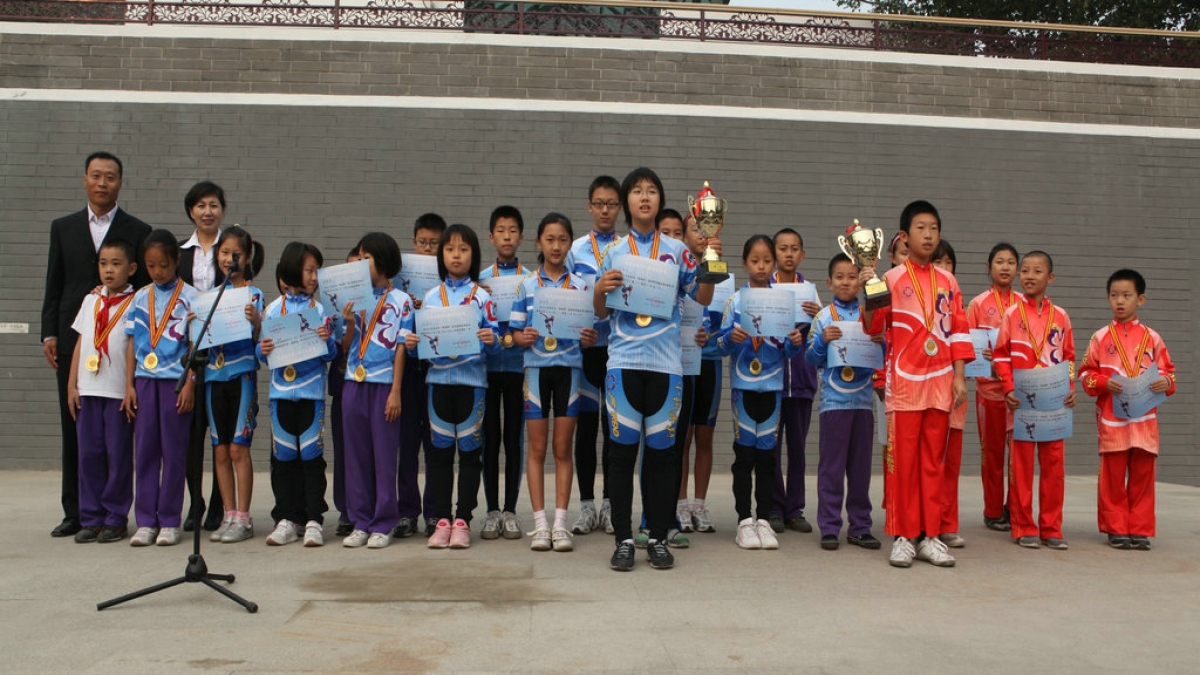 我校棒球队、轮滑队取得佳绩