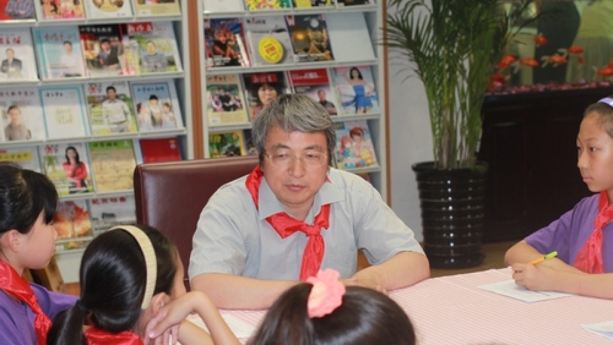 王光谦院士访问清华附小