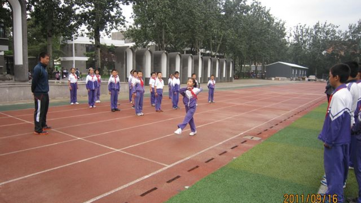 2011届清华附小礼仪队仪仗队成立
