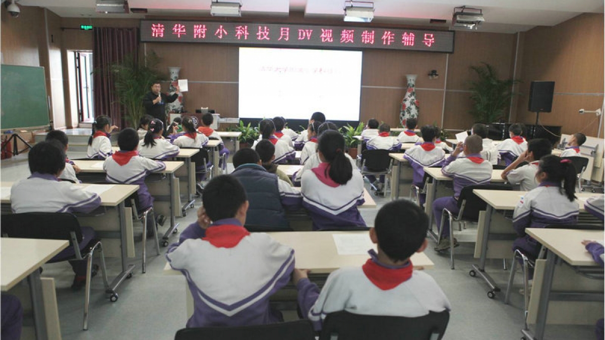 我校科技月活动圆满结束