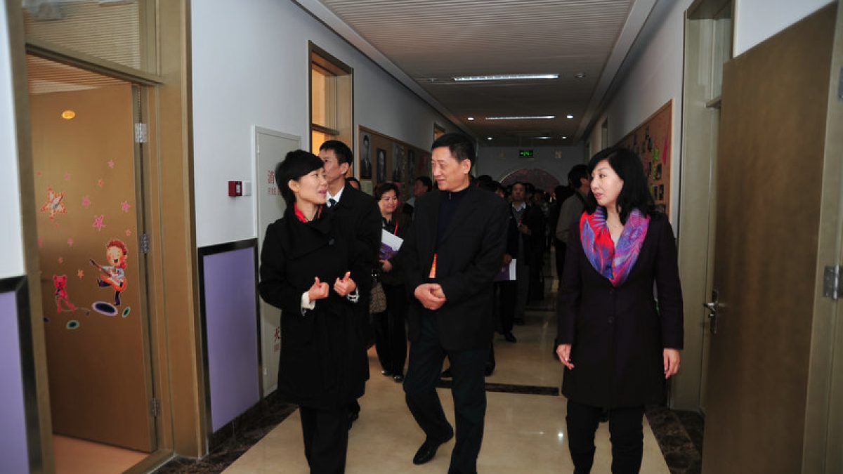 朝阳区人大代表莅临清华附小CBD分校视察指导工作