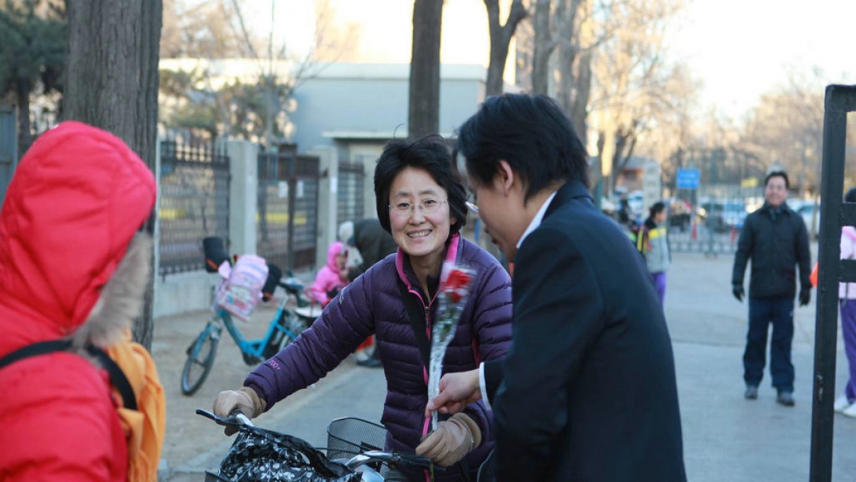 我校三八妇女节祝福活动