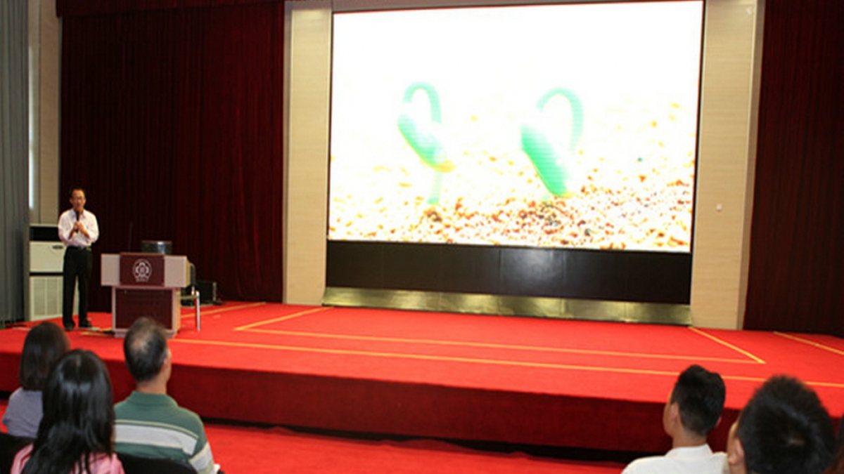 清华附小召开2012级一年级家长培训活动