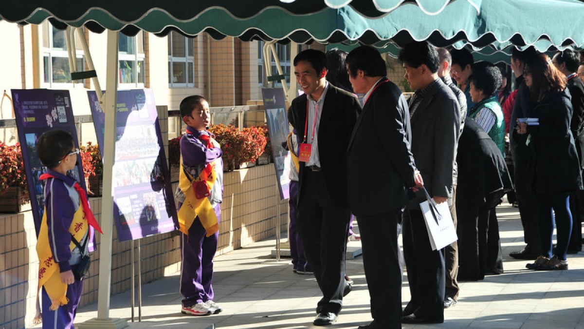 朝阳区人大代表莅临清华附小CBD分校视察指导工作