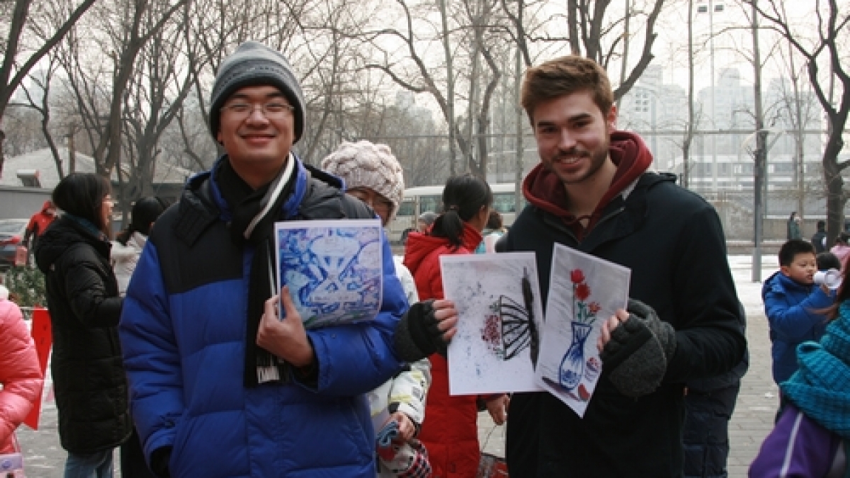 我校首届“迎新年  进社区”书画会隆重举行