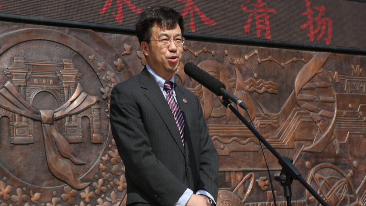 清华附小2012届毕业典礼隆重举行