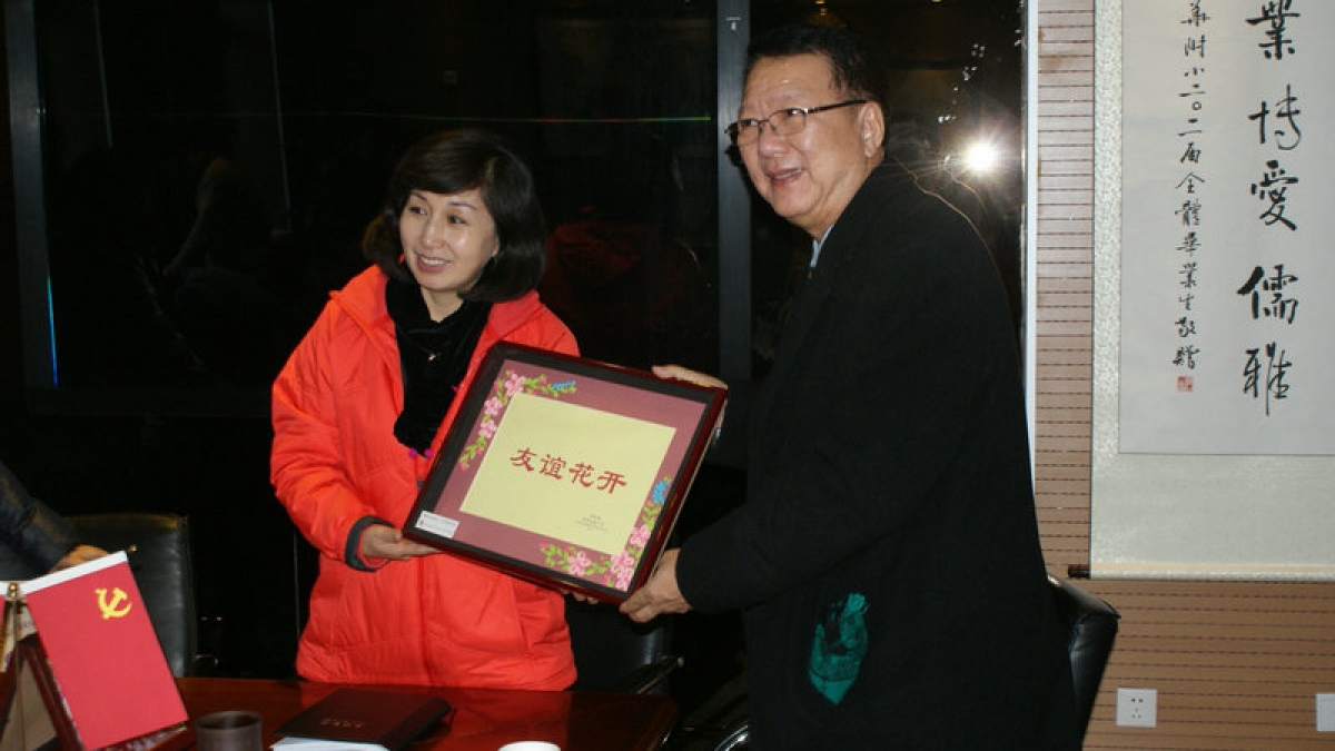 新加坡北区第二校区校长团来我校考察交流