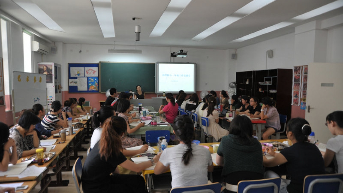 两校址联合开展低年段工作交流会