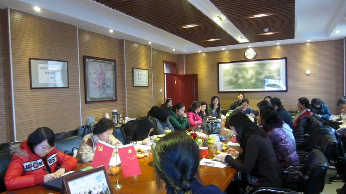 新学期两校一年级组教师联合教研