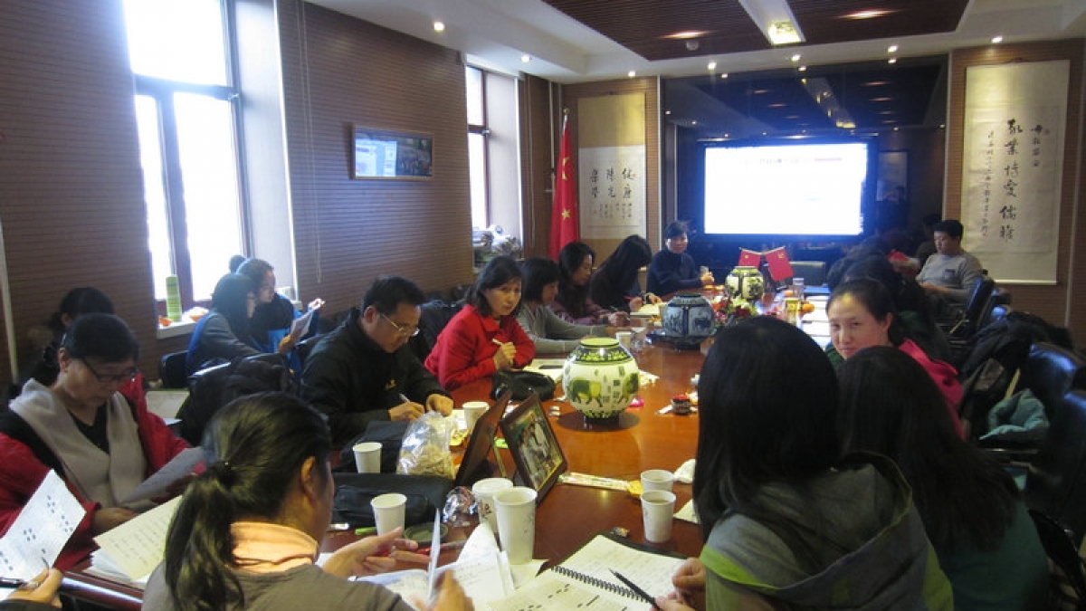 新学期两校一年级组教师联合教研