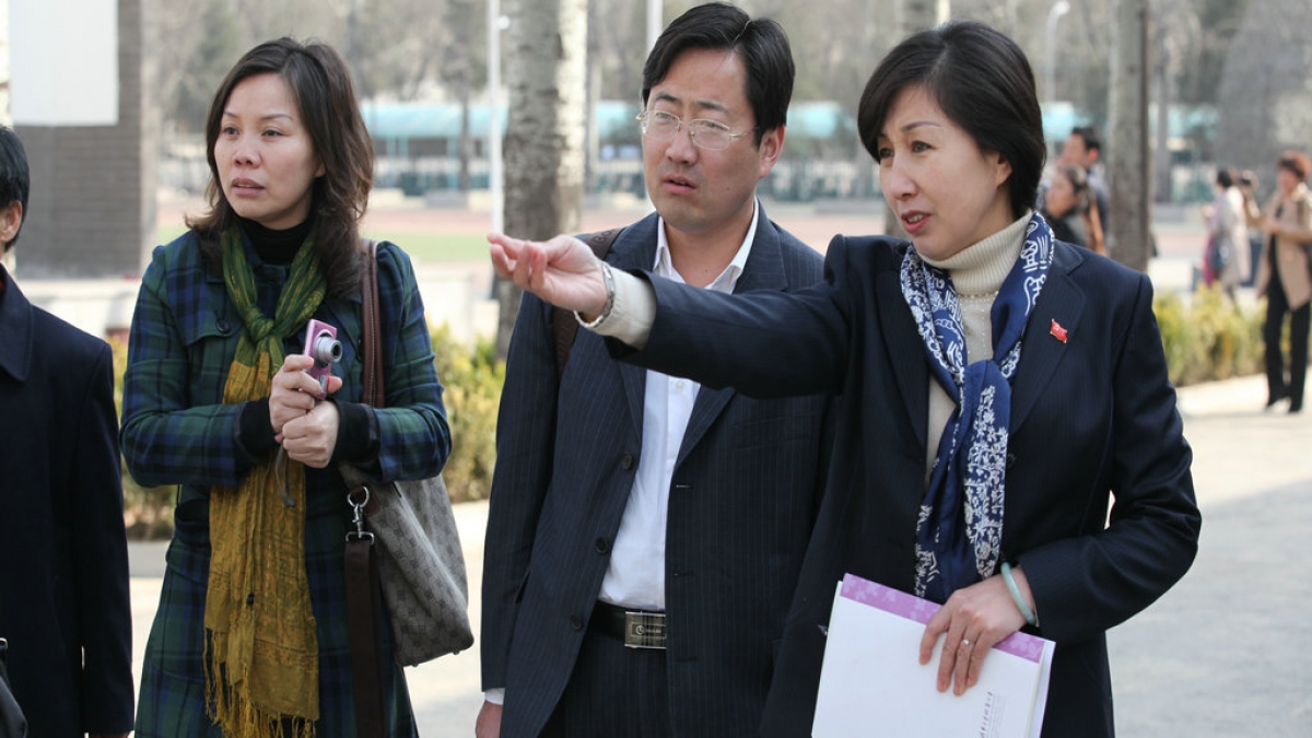 全国卓越局长、校长峰会代表来我校交流