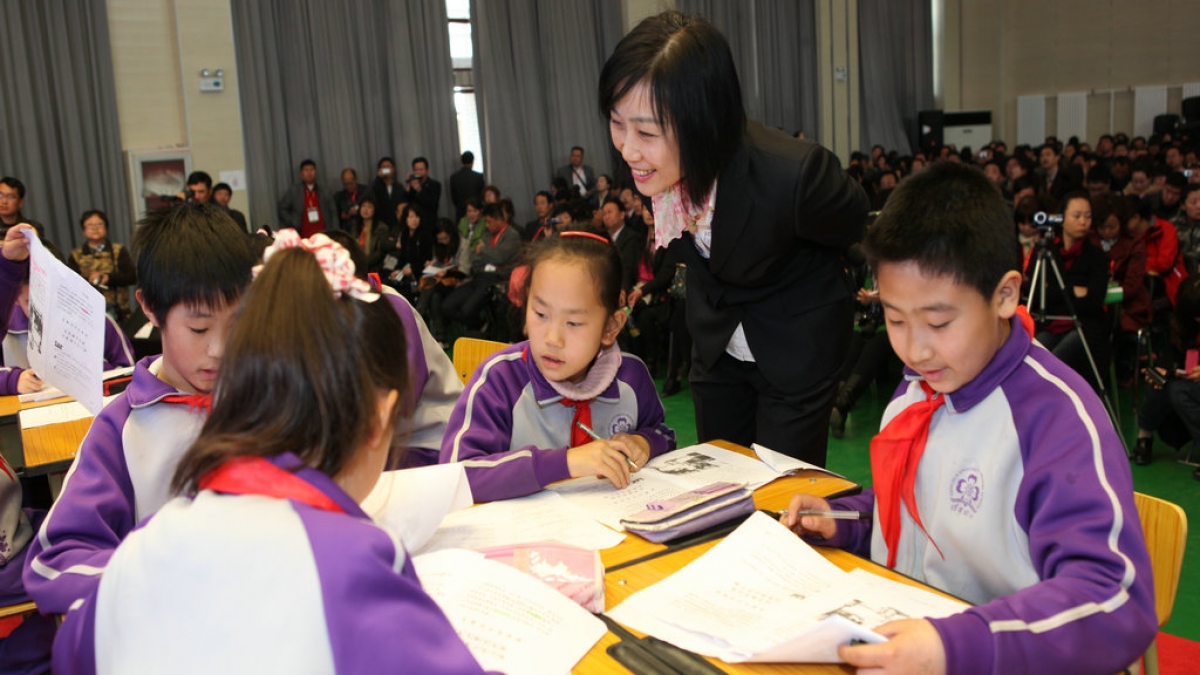 全国卓越局长、校长峰会代表来我校交流