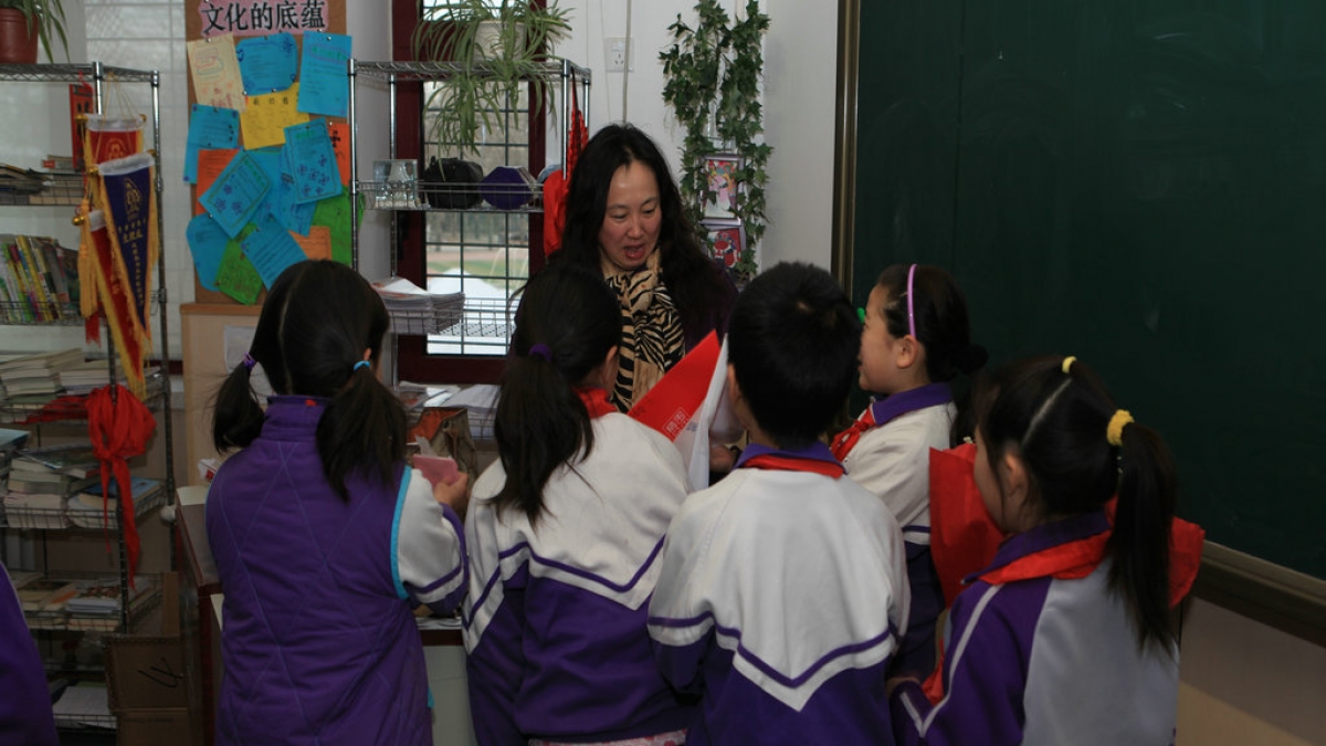 我校开展庆“三八妇女节”系列活动