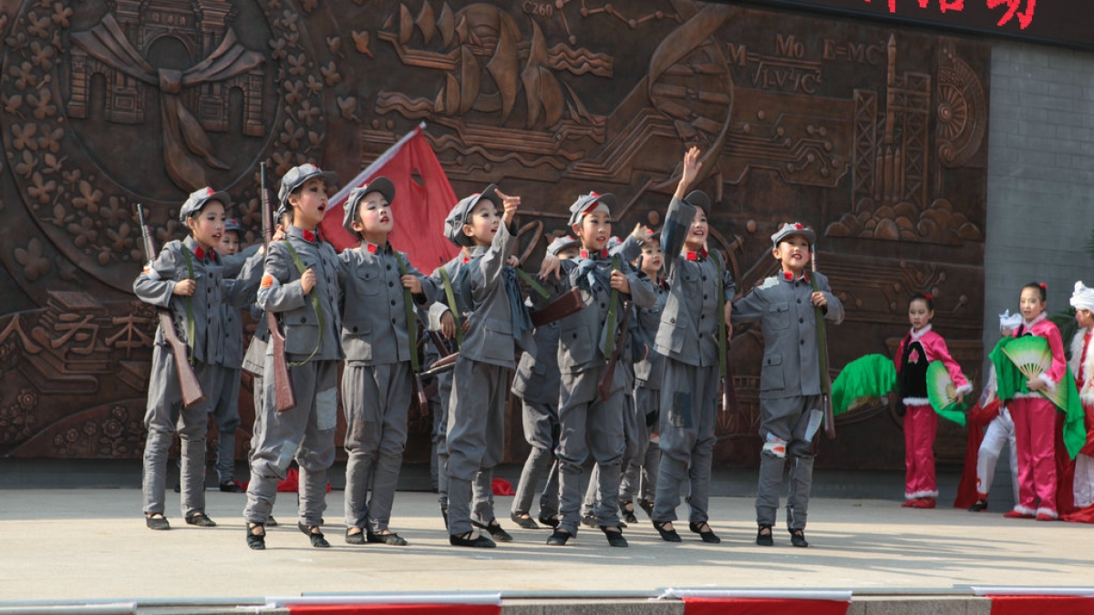 我校举行2011届少代会闭幕式暨延安精神宣讲活动