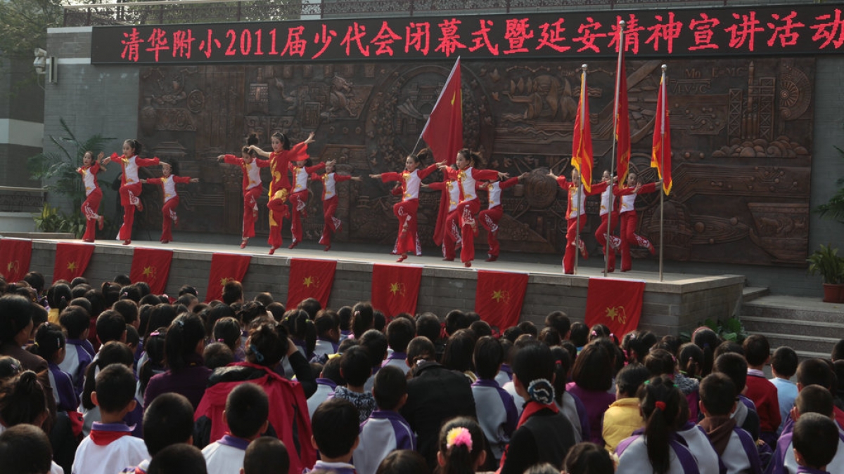 我校举行2011届少代会闭幕式暨延安精神宣讲活动