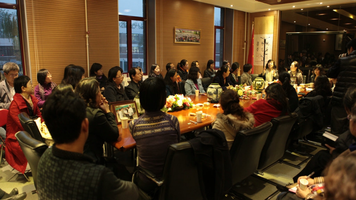 我校召开校级家委会委员座谈会