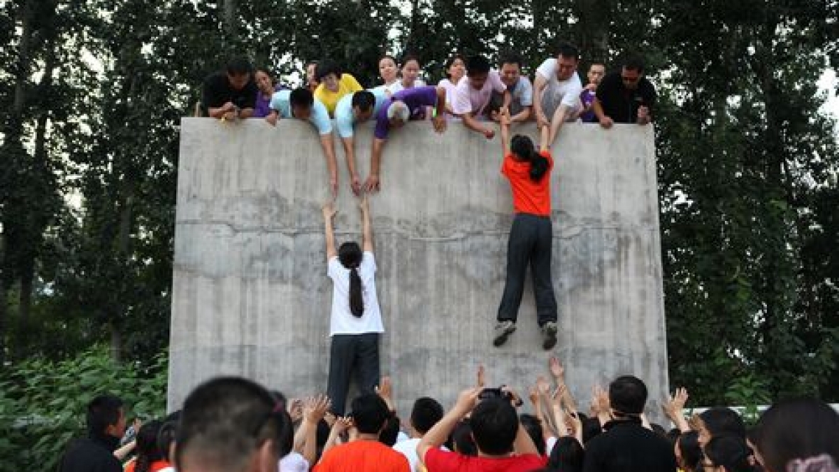 清华附小2012年拓展培训圆满结束