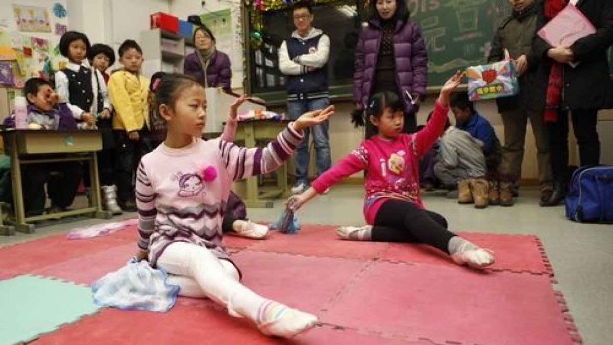 师生联欢迎新年， 美丽附小梦起航