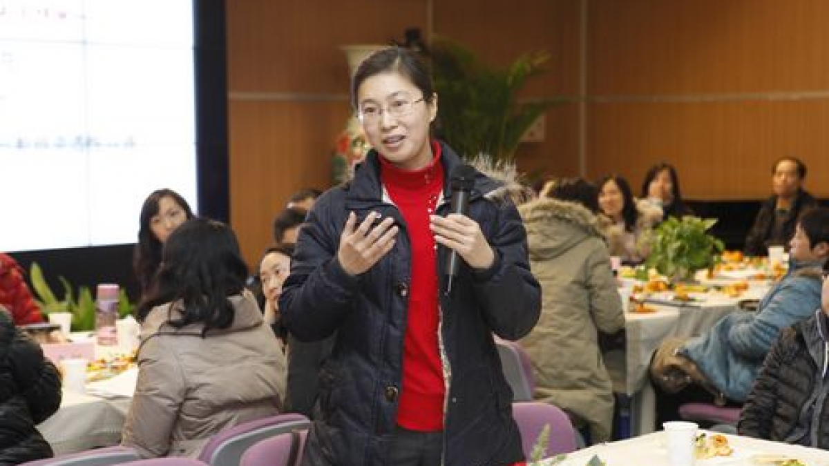 我校开展2012-2013年第一学期期末校级家委会座谈会