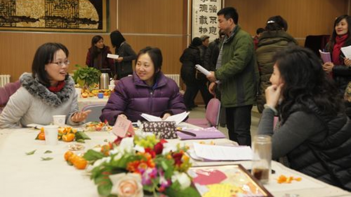 我校开展2012-2013年第一学期期末校级家委会座谈会