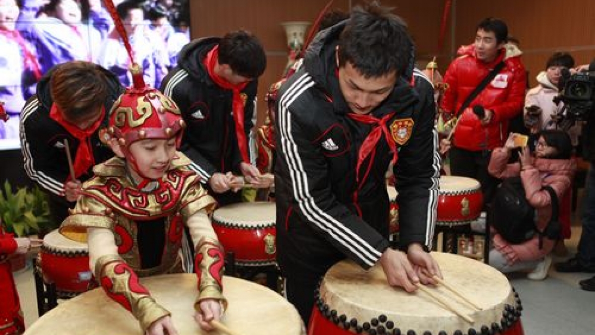 中国足协中国之队访问清华附小