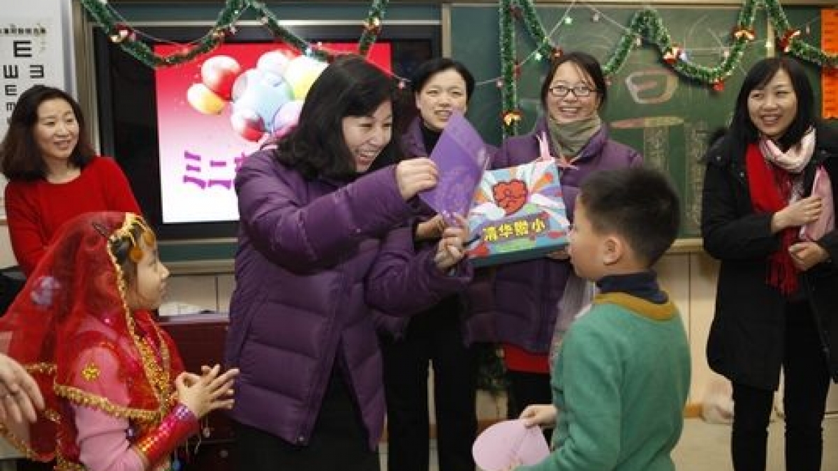 师生联欢迎新年， 美丽附小梦起航