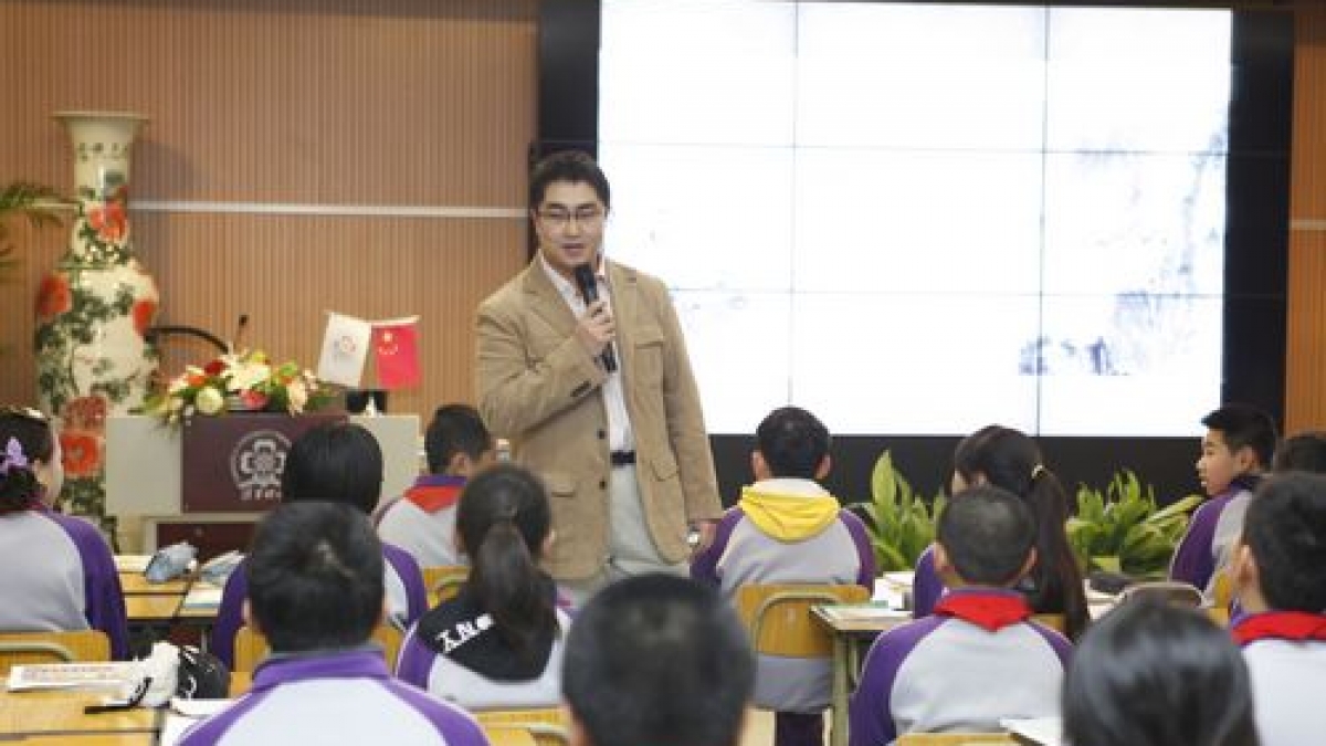 我校开展“我们一起成长”窦桂梅工作室课堂教学活动