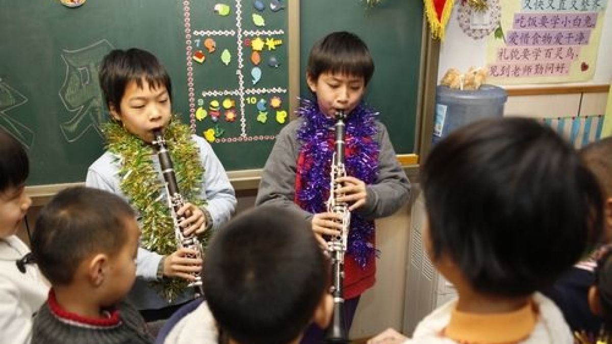 师生联欢迎新年， 美丽附小梦起航