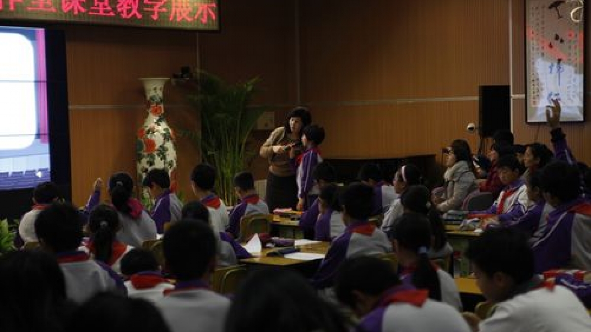 我校开展“我们一起成长”窦桂梅工作室课堂教学活动