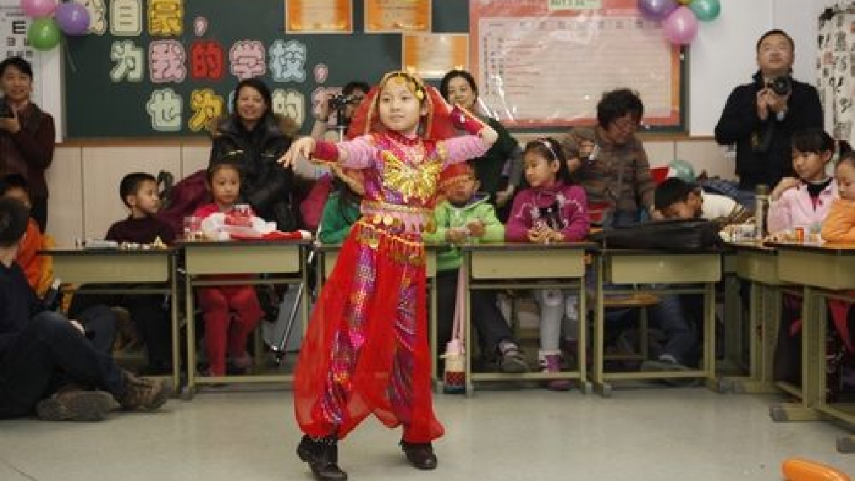 师生联欢迎新年， 美丽附小梦起航