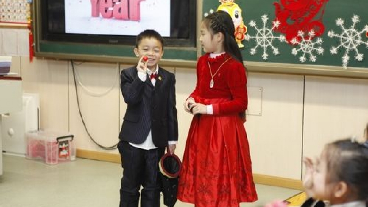 师生联欢迎新年， 美丽附小梦起航