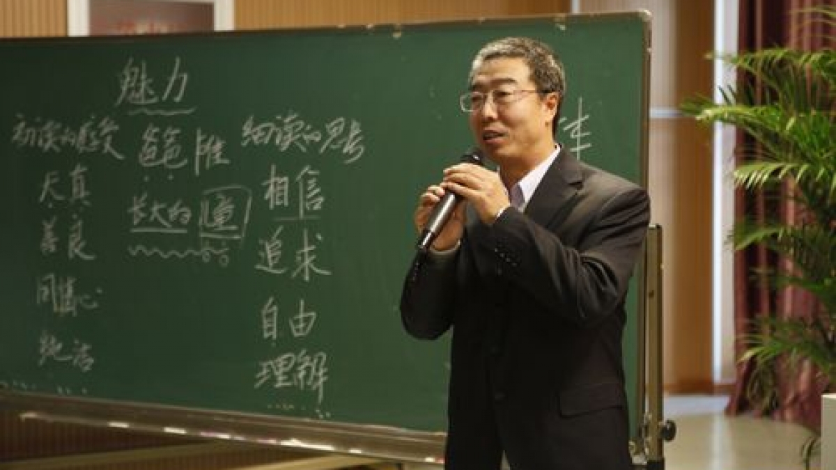 我校开展“我们一起成长”窦桂梅工作室课堂教学活动