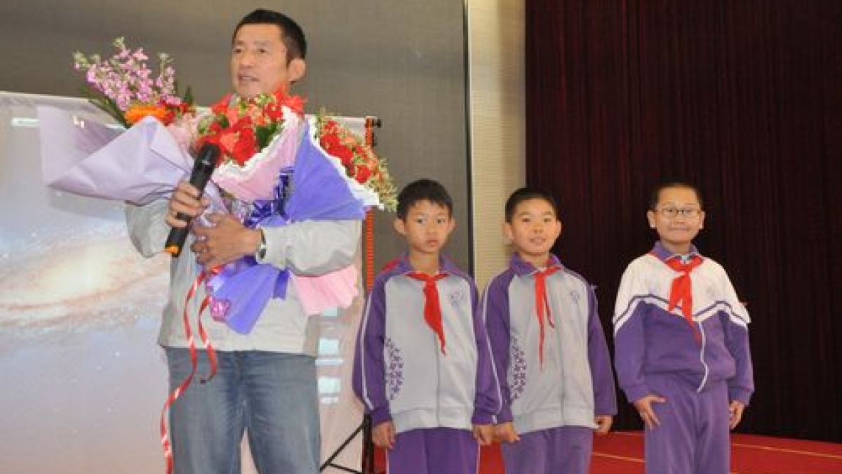 中国帆船航海第一人与我校学生交流