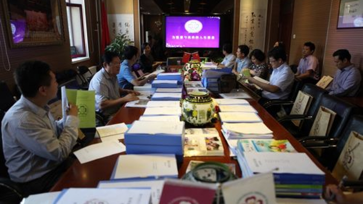 海淀区科技示范校评审团莅临清华附小进行评审活动