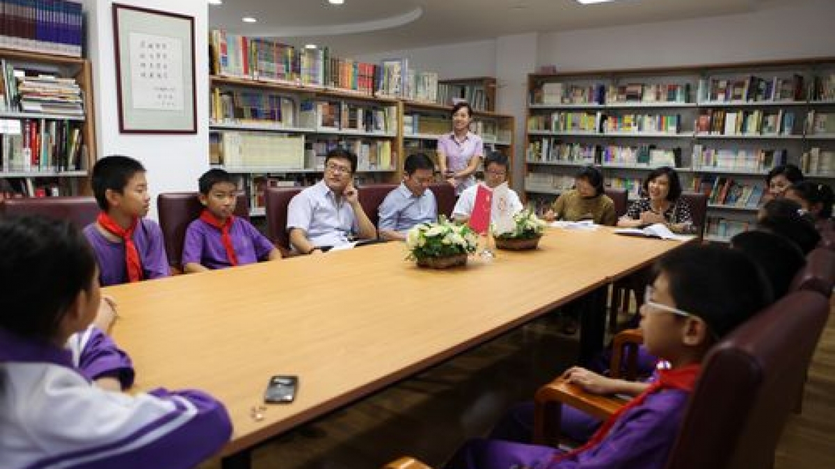 海淀区科技示范校评审团莅临清华附小进行评审活动